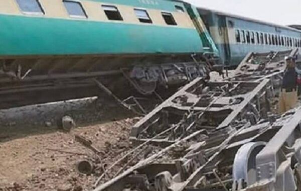 حمله به یک قطار مسافربری در بلوچستان پاکستان با بمب دست‌ساز