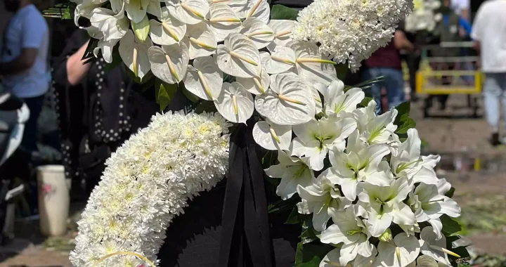 تاج گل ترحیم شیک