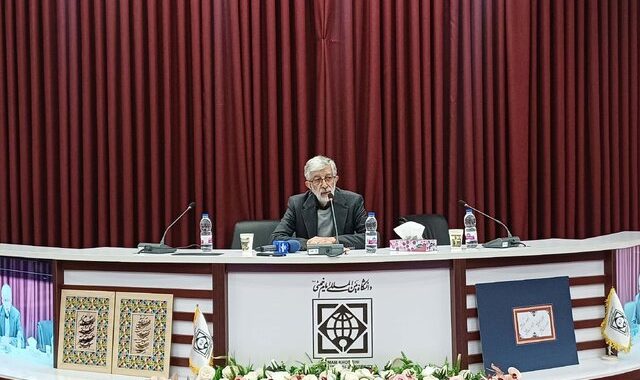 رئیس بنیاد سعدی دانشجویان خارجی سفیرانی برای معرفی ایران هستند