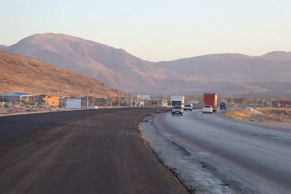 شریفی ۱۰۰ میلیارد تومان برای تکمیل کنارگذر ایوان اختصاص یافت